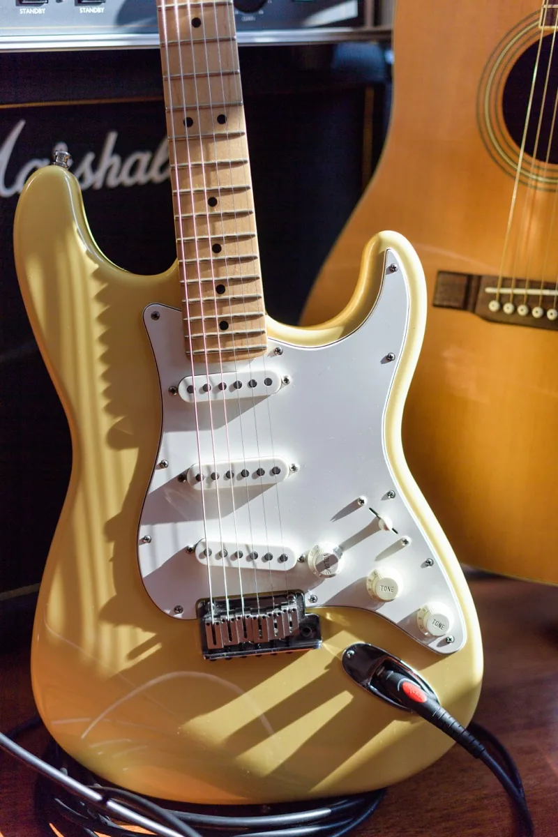 Guitar practice setup — beginner guitar framework for adults learning at home